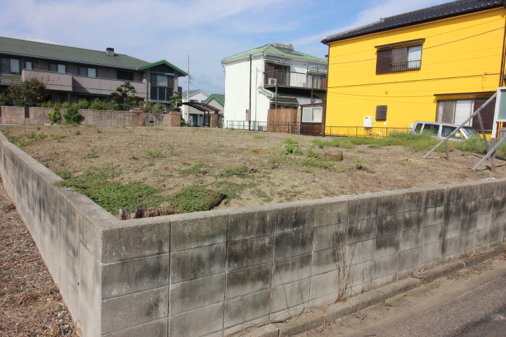 【外観写真】
常滑市新田町
土地面積:57.77坪
接道 南側約4m