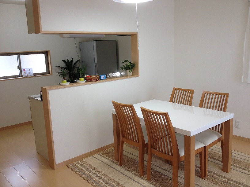 http://www.housedo.com/img/ieurikai/estate/0093/00932997/00932997exterior2L.jpg