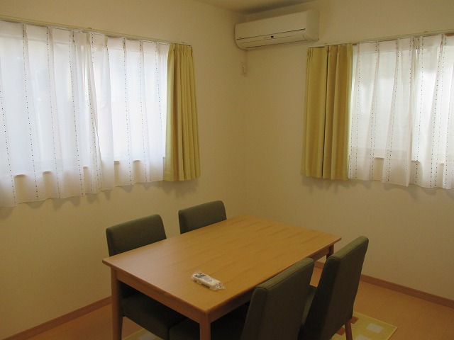 http://www.housedo.com/img/ieurikai/estate/0093/00932997/00932997exterior4L.jpg