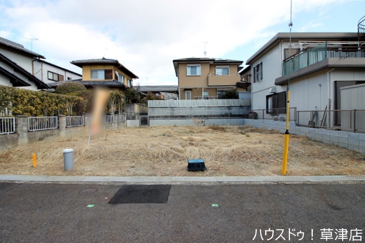 【外観写真】
土地約45坪・建築条件なし・更地・フレンドマート上笠店まで徒歩10分(約790m)