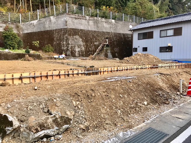 【外観写真】
12月16日現在、造成中です。