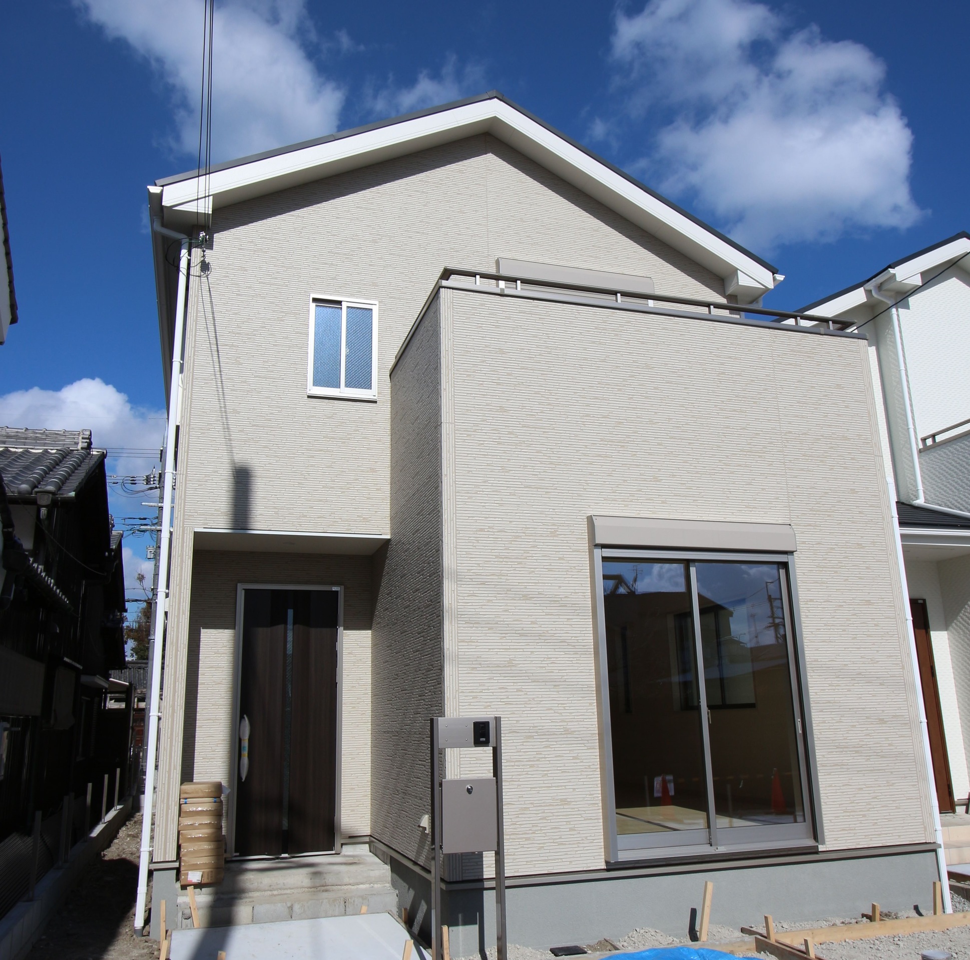【外観写真】
建物は完成しましたので、お好きな日に内覧して頂けます。
月々6万円台のお支払いで購入可能な物件です。
ぜひご検討下さい。