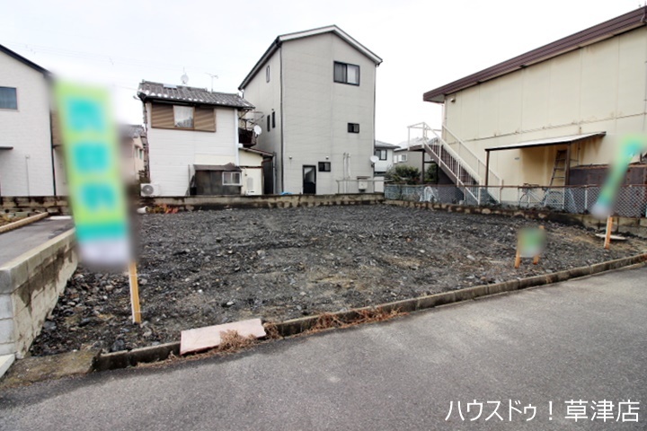 【外観写真】
土地約41坪・南西向き・現況更地・JR草津駅徒歩24分・ハッピー六原草津店まで徒歩4分(約300m)♪