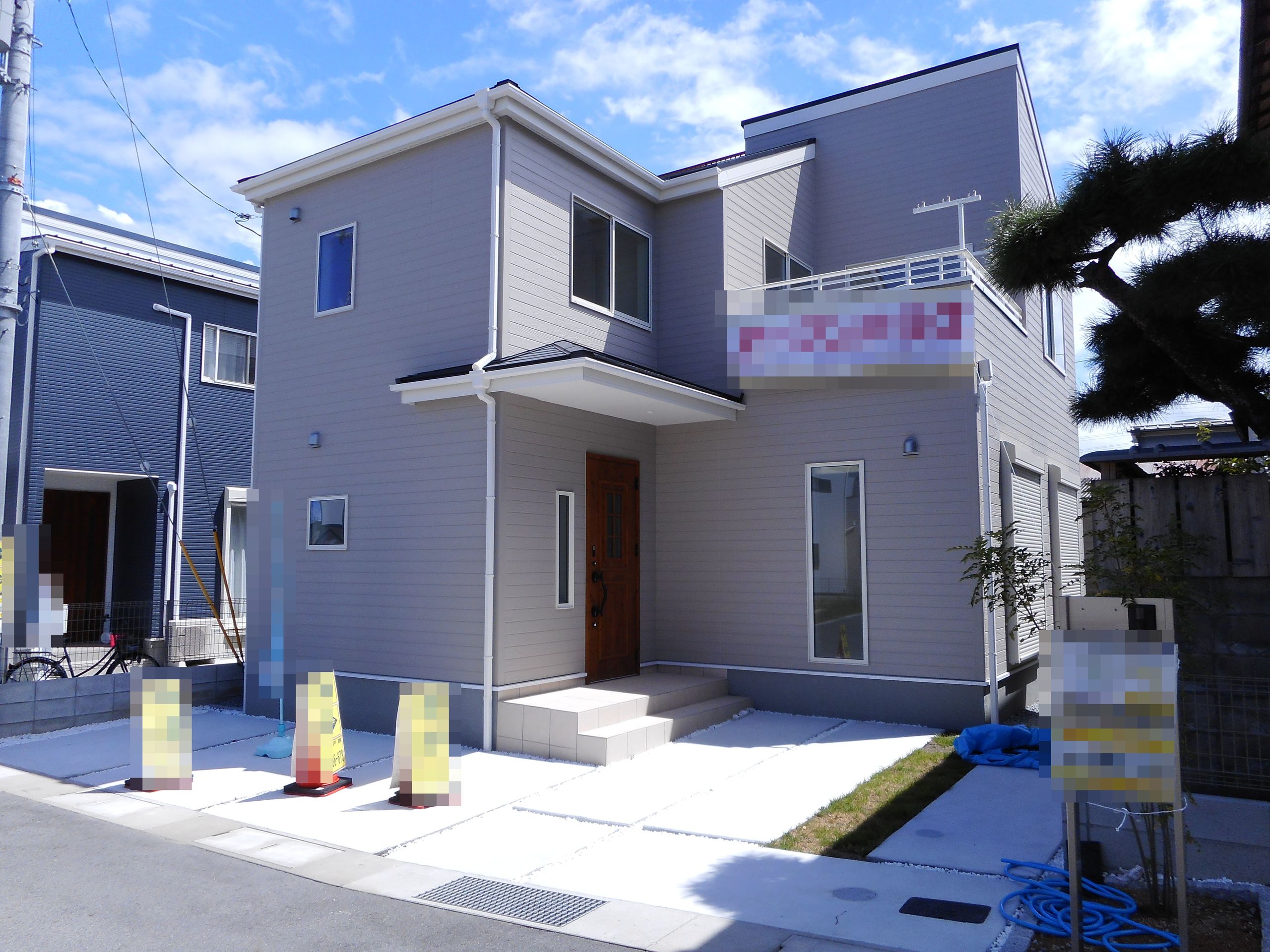 【外観写真】
建物が完成しましたのでお好きな日に
内覧して頂けます。
お気軽にお問い合わせください。
(2018年4月下旬撮影)