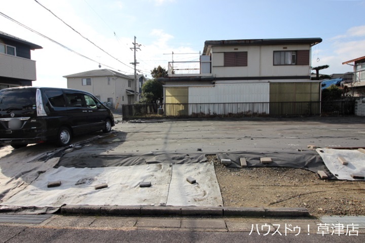 【外観写真】
2区画分譲地・角地・建築条件なし・更地・土地約32坪・スター栗東辻店まで徒歩12分(約930m)