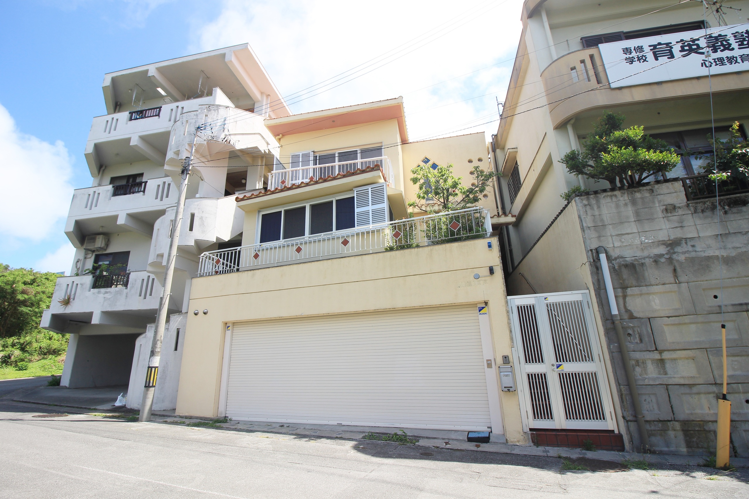 沖縄県那覇市字上之屋の中古一戸建て 7500万円 の不動産 住宅の物件詳細 ハウスドゥ Com スマートフォンサイト