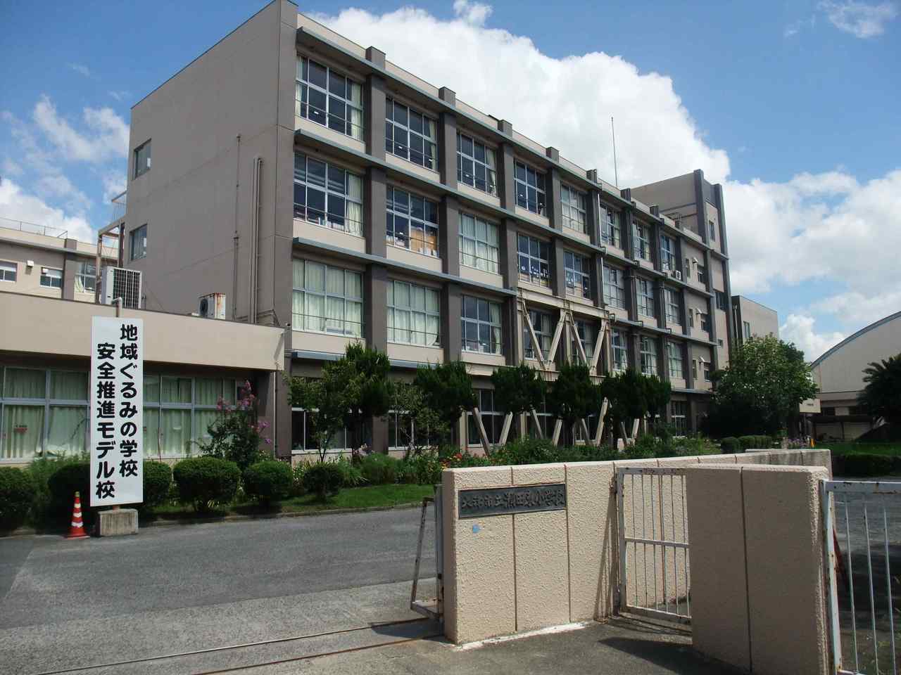 滋賀県大津市一里山5丁目の中古一戸建て 2780万円 の不動産 住宅の物件詳細 ハウスドゥ Com Sp スマートフォンサイト 滋賀県大津市一里山5丁目の中古一戸建て 2780万円 の不動産 住宅の物件詳細 ハウスドゥ Com Sp スマートフォンサイト