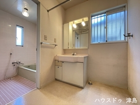 愛西市大井町宮新田　中古一戸建て