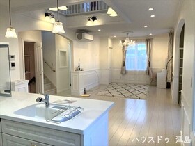 愛西市佐屋町道東　中古一戸建て