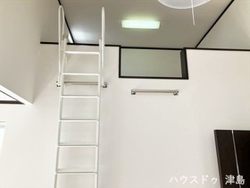 津島市神守町字こがね　中古一戸建て
