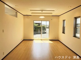 津島市神守町字こがね　中古一戸建て