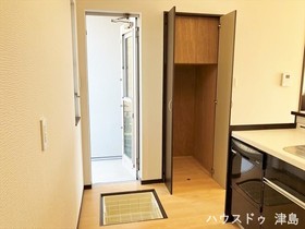 津島市神守町字こがね　中古一戸建て