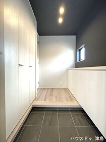 愛西市五之三駅西　全2棟　B棟　新築一戸建て