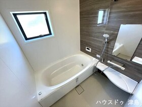 愛西市五之三駅西　全2棟　B棟　新築一戸建て