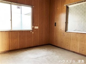 愛西市大野町未　中古一戸建て
