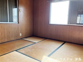 愛西市大野町未　中古一戸建て
