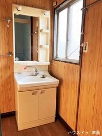 愛西市大野町未　中古一戸建て