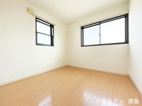 ●津島市又吉町3丁目　中古一戸建て