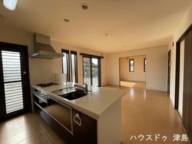 ●津島市又吉町3丁目　中古一戸建て