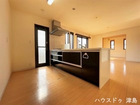 ●津島市又吉町3丁目　中古一戸建て