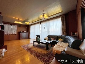 ●津島市今市場町3丁目　中古一戸建て