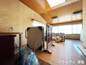 ●津島市今市場町3丁目　中古一戸建て