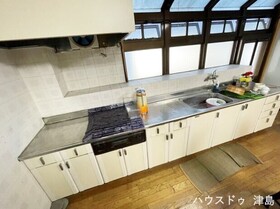 ●津島市今市場町3丁目　中古一戸建て