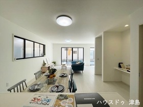 ○愛西市町方町南堤外　全1棟　新築一戸建て
