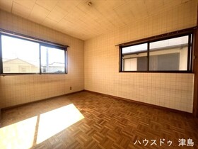 ●津島市百町字みどり台　中古一戸建て