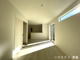 リナージュ愛西市小津町江新田　全1棟　新築一戸建て