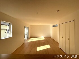 リナージュ愛西市善太新田町大前　全1棟　新築一戸建て