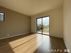 愛西市二子町上丸島　中古一戸建て