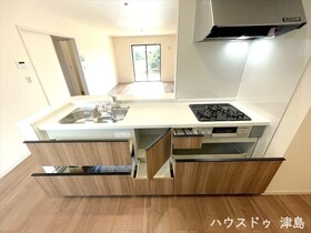 愛西市二子町上丸島　中古一戸建て