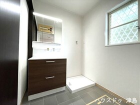 ○●津島市唐臼町茨塚　中古一戸建て　