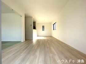 ○津島市鹿伏兎町西　全3棟　1号棟　新築一戸建て