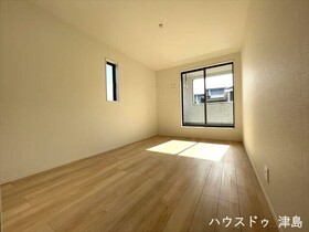 ○津島市鹿伏兎町西　全3棟　2号棟　新築一戸建て