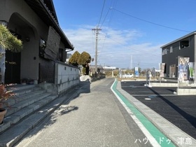 ○津島市鹿伏兎町西　全3棟　2号棟　新築一戸建て