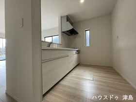○津島市鹿伏兎町西　全3棟　3号棟　新築一戸建て