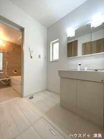 FIRSTTOWN弥富市第2平島中　全3棟　1号棟　新築一戸建て