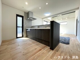 弥富市平島町西勘助　1号棟　未入居一戸建て