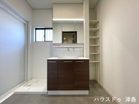 弥富市平島町西勘助　1号棟　未入居一戸建て
