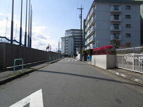 イトーピア八島マンションB棟