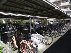 イトーピア八島マンションB棟