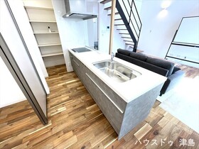 愛西市日置町山の池　未入居一戸建て