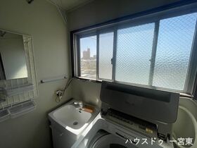 ●中島コーポラス