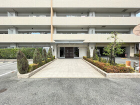 ファミリアーレ東起