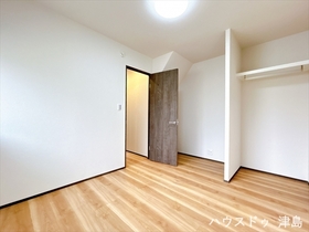 愛西市須依町北前　中古一戸建て