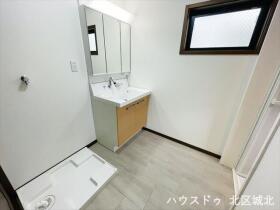 名古屋市北区鳩岡2丁目　中古一戸建て