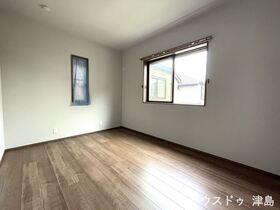 ●あま市花長六反田　中古一戸建て