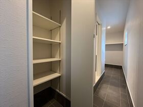 四日市市東富田町　中古一戸建て